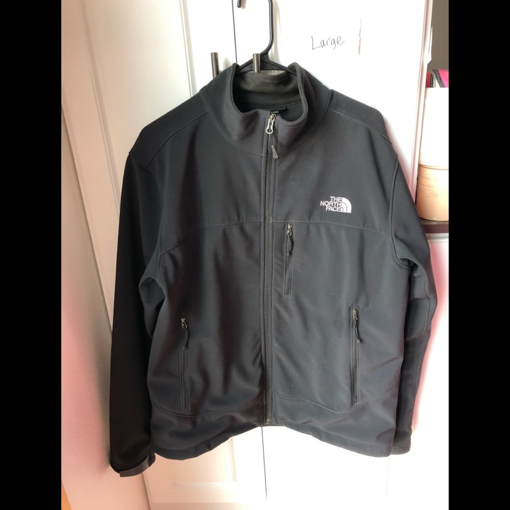 The North Face men’s large apex jacket